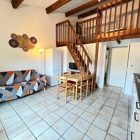 Jolie D'angle Pour 5 Couchages, Clim Sejour, Terrasse, Parking Dans Securisee Piscine Commune 400m De La Lrjp16 *