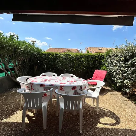 Jolie D'angle Pour 5 Couchages, Clim Sejour, Terrasse, Parking Dans Securisee Piscine Commune 400m De La Lrjp16 Villa